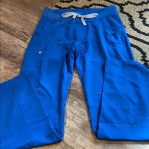 Figs made cargo pants never worn without tags